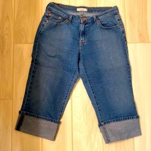 Levi’s 515 || Blue Jean cuffed shorts/capris.  Measurements in pictures